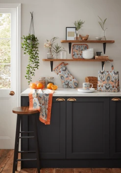 Ulster Weavers Cotswold Theemuts Katoen Oranje 5 Ulster Weavers Cotswold Theemuts Katoen Oranje -Koffie Thee Winkel cotsworld main klein 4