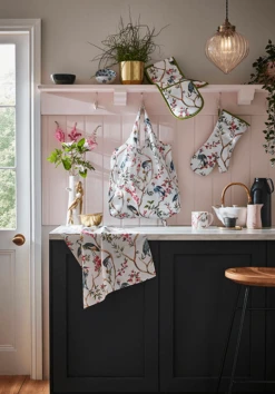 Ulster Weavers Oriental Birds Theemuts Katoen Crème 5 Ulster Weavers Oriental Birds Theemuts Katoen Crème -Koffie Thee Winkel oriental birds main klein 3